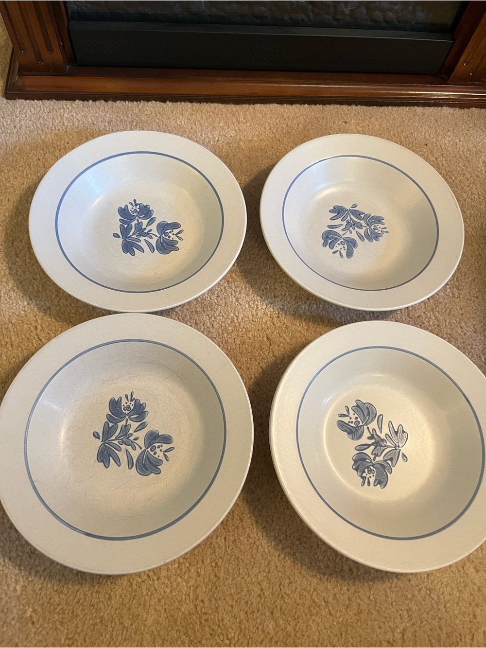 Pfaltzgraff Yorktowne Retired Stoneware Set of 4 Rimmed Soup Salad Bowls